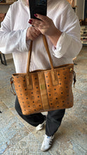 Lade das Bild in den Galerie-Viewer, MCM LIZ SHOPPER
