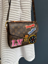 Lade das Bild in den Galerie-Viewer, LOUIS VUITTON MÉTIS PATCHES
