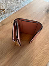 Lade das Bild in den Galerie-Viewer, LOUIS VUITTON ZOÉ GELDBÖRSE
