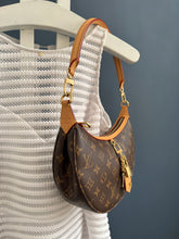 Lade das Bild in den Galerie-Viewer, LOUIS VUITTON LOOPING
