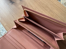 Lade das Bild in den Galerie-Viewer, PRADA GELDBÖRSE
