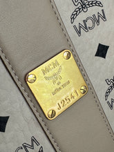 Lade das Bild in den Galerie-Viewer, MCM SHOPPER MEDUIM
