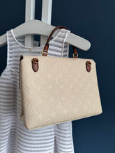 Lade das Bild in den Galerie-Viewer, LOUIS VUITTON MARIGNAN
