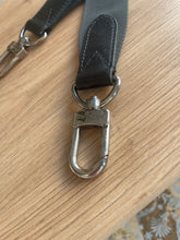 Lade das Bild in den Galerie-Viewer, LOUIS VUITTON SCHULTERRIEMEN

