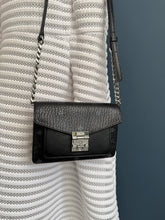 Lade das Bild in den Galerie-Viewer, MCM CROSSBODY/ GÜRTELTASCHE
