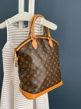 Lade das Bild in den Galerie-Viewer, LOUIS VUITTON LOCKIT
