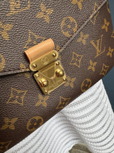 Lade das Bild in den Galerie-Viewer, LOUIS VUITTON MÉTIS
