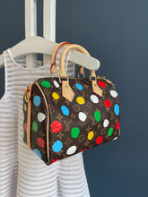 Lade das Bild in den Galerie-Viewer, LOUIS VUITTON SPEEDY 25 YAYOI KUSAMA DOTS
