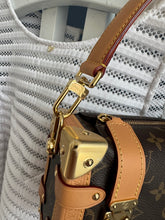 Lade das Bild in den Galerie-Viewer, LOUIS VUITTON SIDE TRUNK PM
