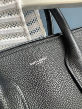 Lade das Bild in den Galerie-Viewer, YSL SAC DE JOUR
