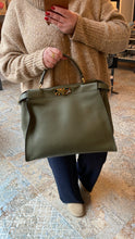 Lade das Bild in den Galerie-Viewer, FENDI PEEKABOO LARGE
