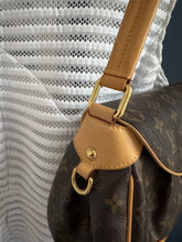 Lade das Bild in den Galerie-Viewer, LOUIS VUITTON BEVERLY MM
