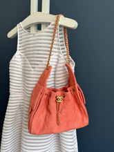 Lade das Bild in den Galerie-Viewer, CHANEL 25 SMALL
