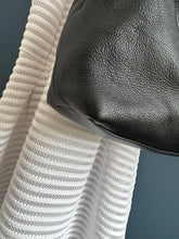 Lade das Bild in den Galerie-Viewer, PRADA BAG
