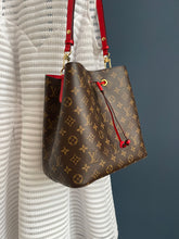 Lade das Bild in den Galerie-Viewer, LOUIS VUITTON NÉONOÉ MM
