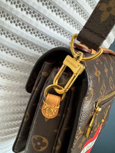 Lade das Bild in den Galerie-Viewer, LOUIS VUITTON MÉTIS PATCHES
