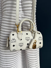 Lade das Bild in den Galerie-Viewer, MCM MINI BOSTON
