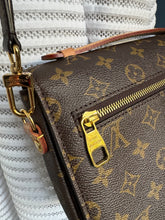 Lade das Bild in den Galerie-Viewer, LOUIS VUITTON MÉTIS

