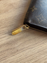 Lade das Bild in den Galerie-Viewer, LOUIS VUITTON ZIPPY
