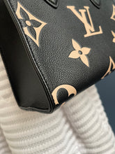 Lade das Bild in den Galerie-Viewer, LOUIS VUITTON ONTHEGO PM BICOLOR
