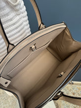 Lade das Bild in den Galerie-Viewer, LOUIS VUITTON CITY STEAMER
