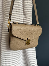 Lade das Bild in den Galerie-Viewer, LOUIS VUITTON MÉTIS EMPREINTE

