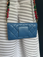 Lade das Bild in den Galerie-Viewer, CHANEL RIBBON LONG WOC
