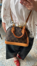 Lade das Bild in den Galerie-Viewer, LOUIS VUITTON ALMA BB
