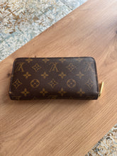 Lade das Bild in den Galerie-Viewer, LOUIS VUITTON ZIPPY
