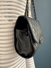 Lade das Bild in den Galerie-Viewer, CHANEL CLASSIC FLAP SMALL / BEUTEL
