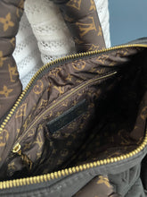 Lade das Bild in den Galerie-Viewer, LOUIS VUITTON SPEEDY 25 PILLOW
