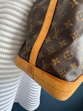 Lade das Bild in den Galerie-Viewer, LOUIS VUITTON NOÉ GRANDE

