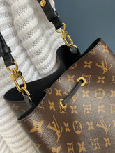 Lade das Bild in den Galerie-Viewer, LOUIS VUITTON NÉONOÉ MM
