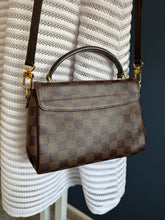 Lade das Bild in den Galerie-Viewer, LOUIS VUITTON CROISETTE
