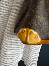 Lade das Bild in den Galerie-Viewer, LOUIS VUITTON NÉONOÉ SUMMER TRUNK
