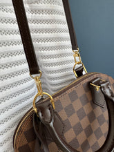 Lade das Bild in den Galerie-Viewer, LOUIS VUITTON ALMA BB
