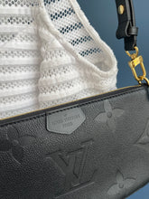 Lade das Bild in den Galerie-Viewer, LOUIS VUITTON POCHETTE
