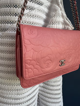 Lade das Bild in den Galerie-Viewer, CHANEL WOC
