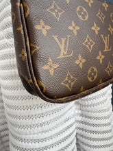 Lade das Bild in den Galerie-Viewer, LOUIS VUITTON POCHETTE
