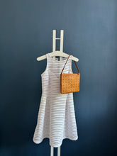 Lade das Bild in den Galerie-Viewer, MCM CLUTCH
