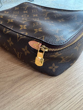 Lade das Bild in den Galerie-Viewer, LOUIS VUITTON CUBE
