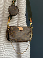 Lade das Bild in den Galerie-Viewer, LOUIS VUITTON MULTI POCHETTE
