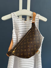Lade das Bild in den Galerie-Viewer, LOUIS VUITTON BUMBAG
