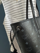 Lade das Bild in den Galerie-Viewer, MCM SHOPPER MEDIUM
