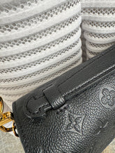 Lade das Bild in den Galerie-Viewer, LOUIS VUITTON MÉTIS EMPREINTE
