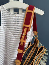 Lade das Bild in den Galerie-Viewer, LOUIS VUITTON RAYÉ PORTE EPAULE MM
