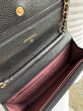 Lade das Bild in den Galerie-Viewer, CHANEL WOC

