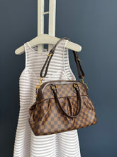 Lade das Bild in den Galerie-Viewer, LOUIS VUITTON TIVOLI
