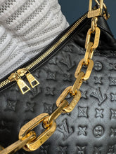 Lade das Bild in den Galerie-Viewer, LOUIS VUITTON COUSSIN HOBO MM
