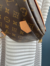 Lade das Bild in den Galerie-Viewer, LOUIS VUITTON BUMBAG
